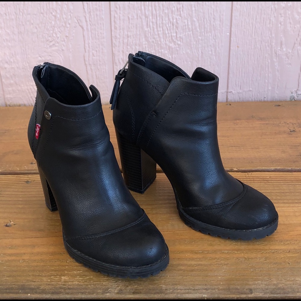 Levi's Amy black leather heeled ankle boots womens